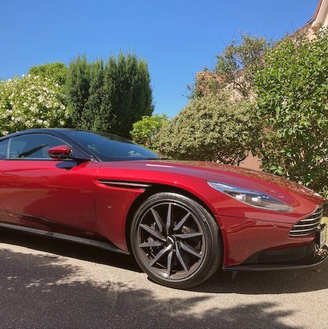 Aston Martin DB11