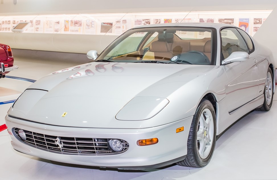 Ferrari 456 GT :  4 places à 300 km/h !