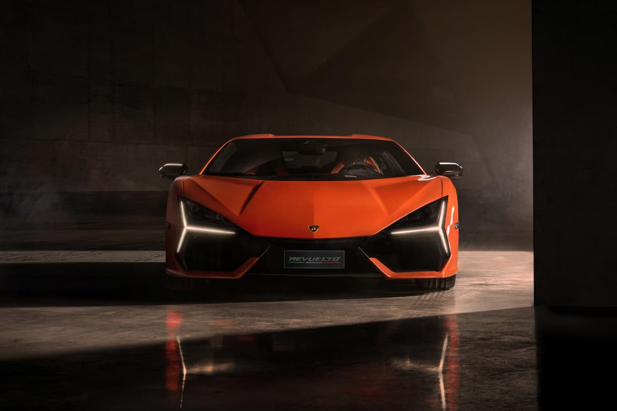 La première Lamborghini Hybride : Revuelto